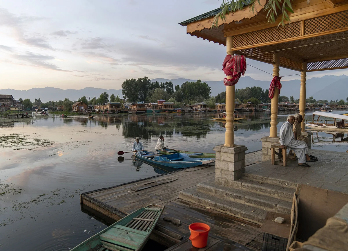 India Imposes Fresh Restrictions In Parts Of Kashmir Valley