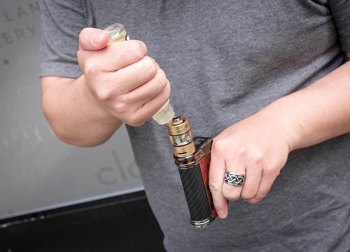 Tide Turns Against Vaping as India Bans Sales, China Sites Pull Juul