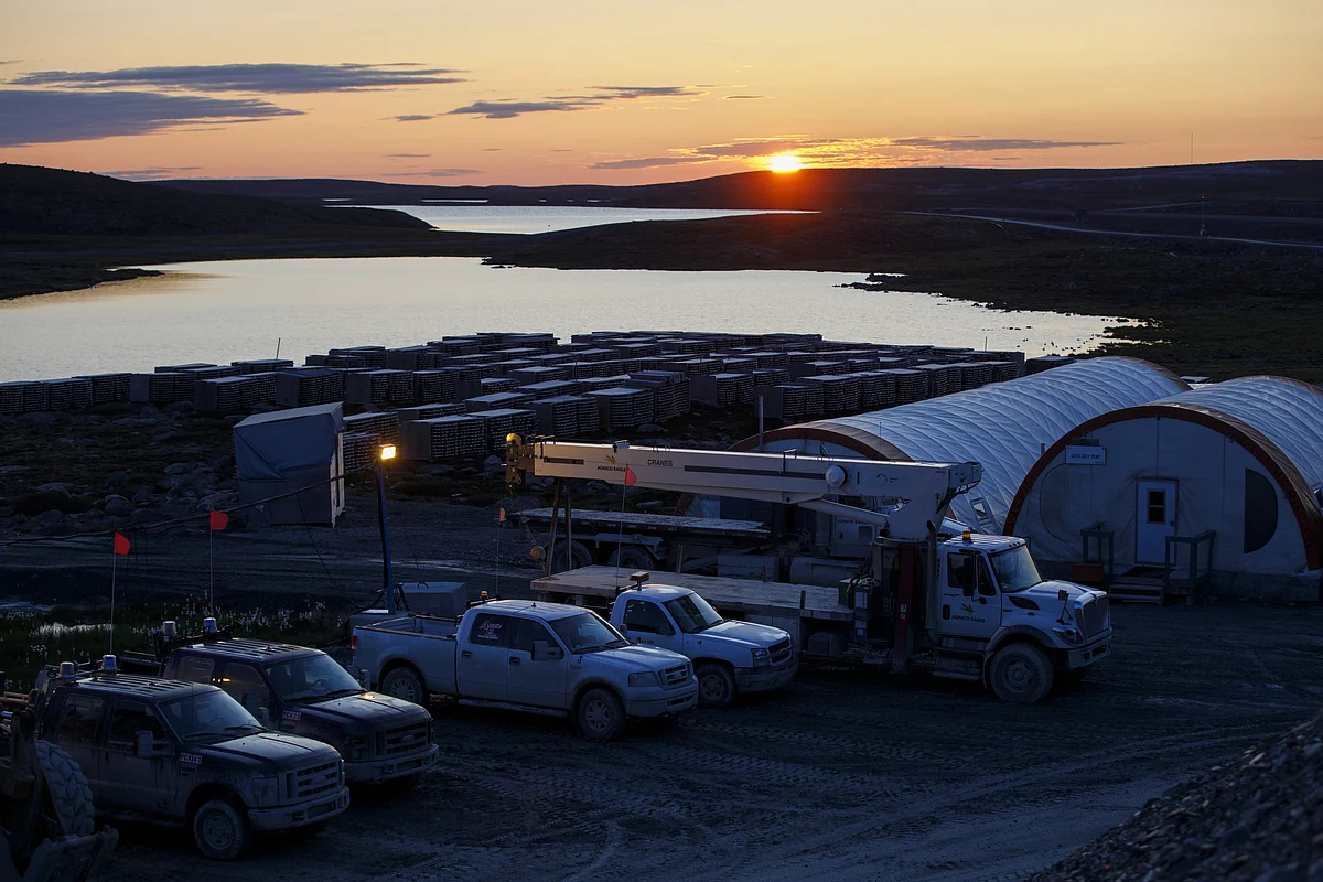 In Planet’s Fastest-Warming Region, Jobs Come With Thaw