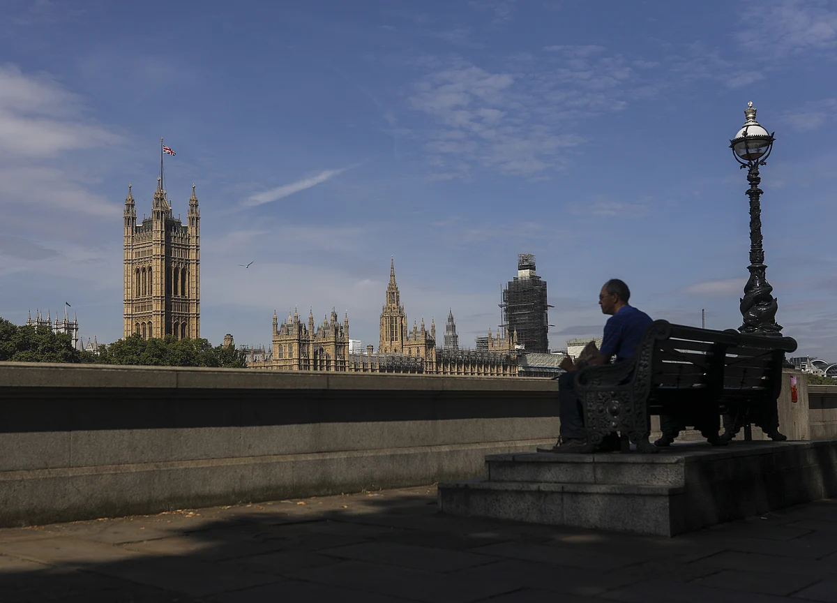 Finance Shrinks, IT Booms in London’s Multi-Speed Economy