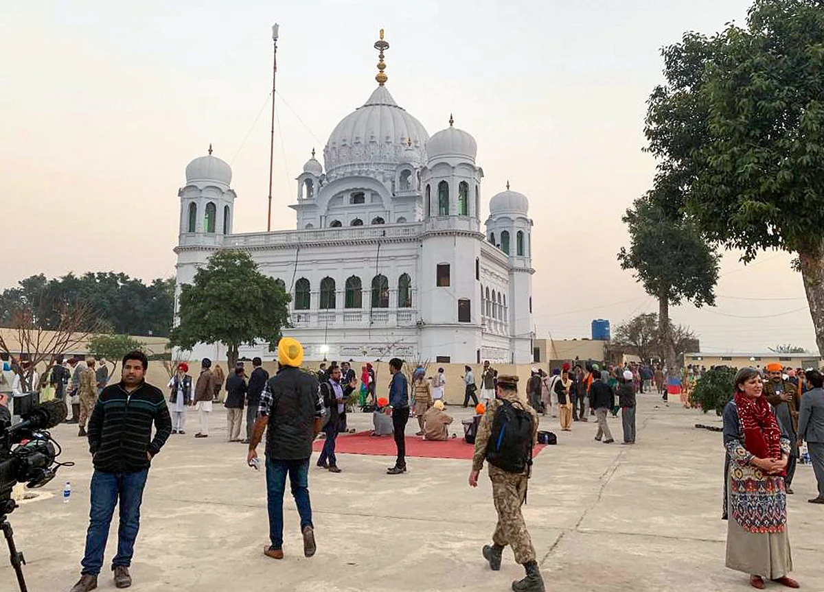 Manmohan Singh To Attend Kartarpur Corridor Inauguration: Pakistan Foreign Minister