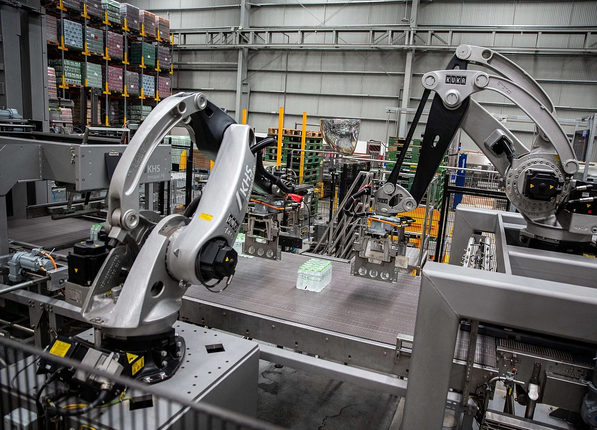 Annual Investments in Robots Rose to World Record $16.5 Billion