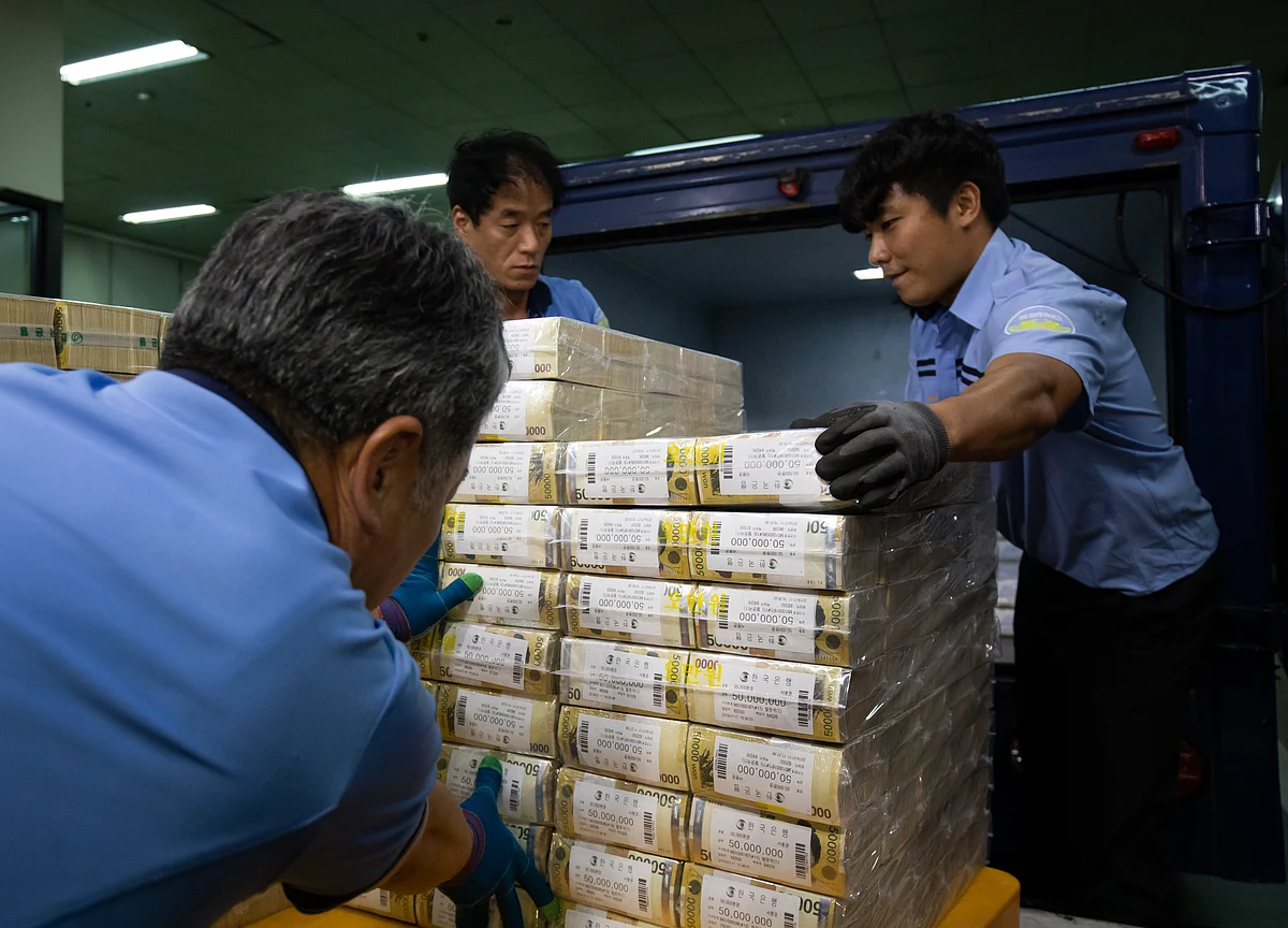 South Korea’s Unemployment Rate Falls to Lowest Since 2013