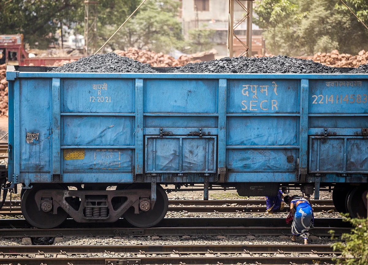 Coal India April Shipments Fall 25.5% as Lockdown Erodes Demand