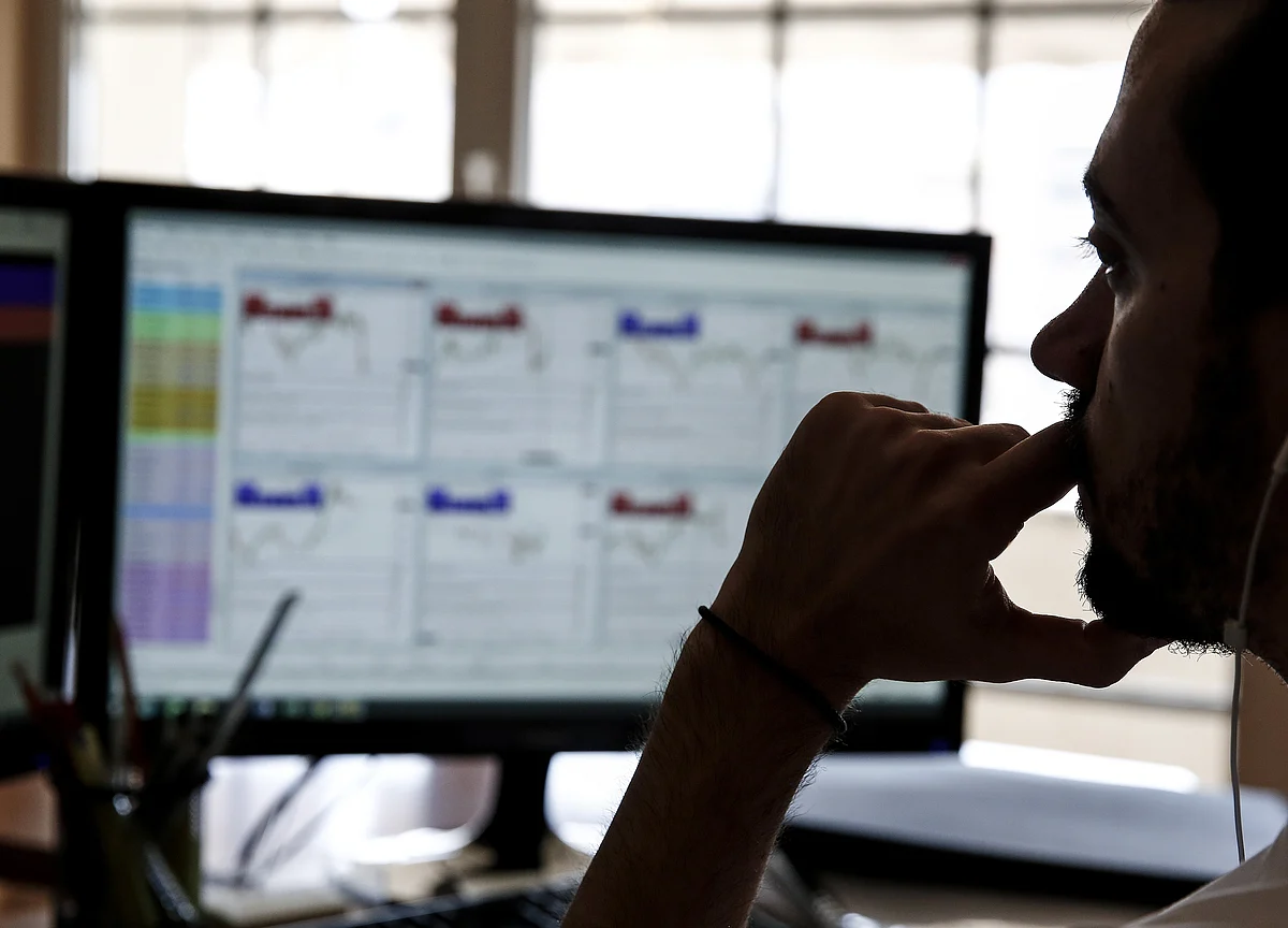 Weekly Wrap: Sensex, Nifty Resume Fall On Macro Concerns