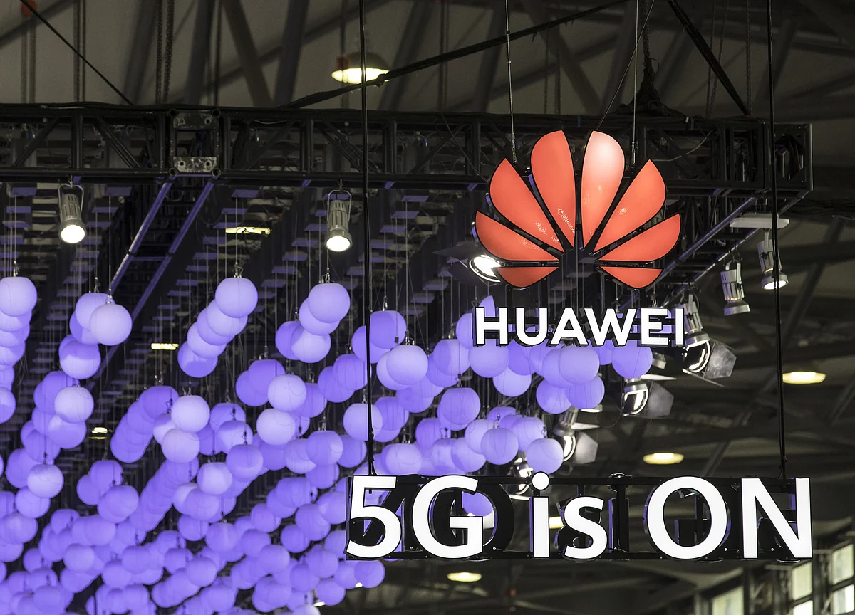 Huawei Unveils Updated Phone Running Google’s Latest Software