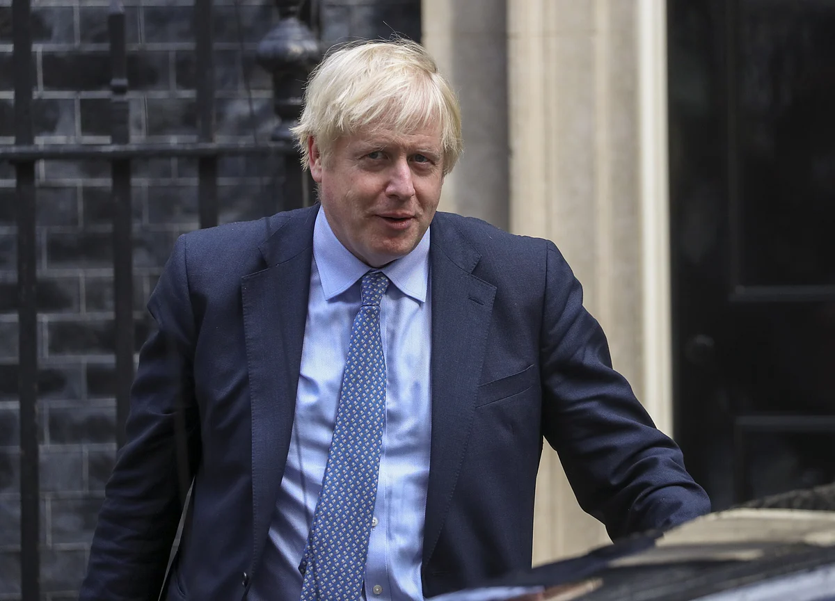 Defiant Johnson Pushes On With Brexit Plan as Court Threat Looms