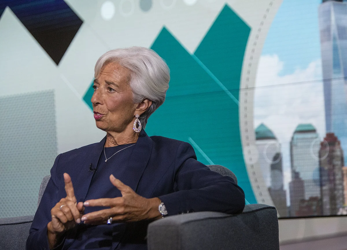 Lagarde Says Trump Should Stop Criticizing the Fed With Tweets
