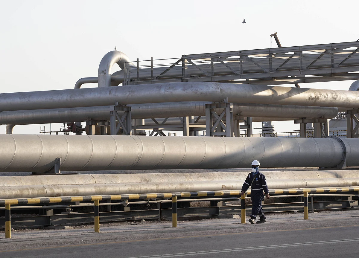 Saudis Raise Oil Pricing to Asia After Attacks Cut Output