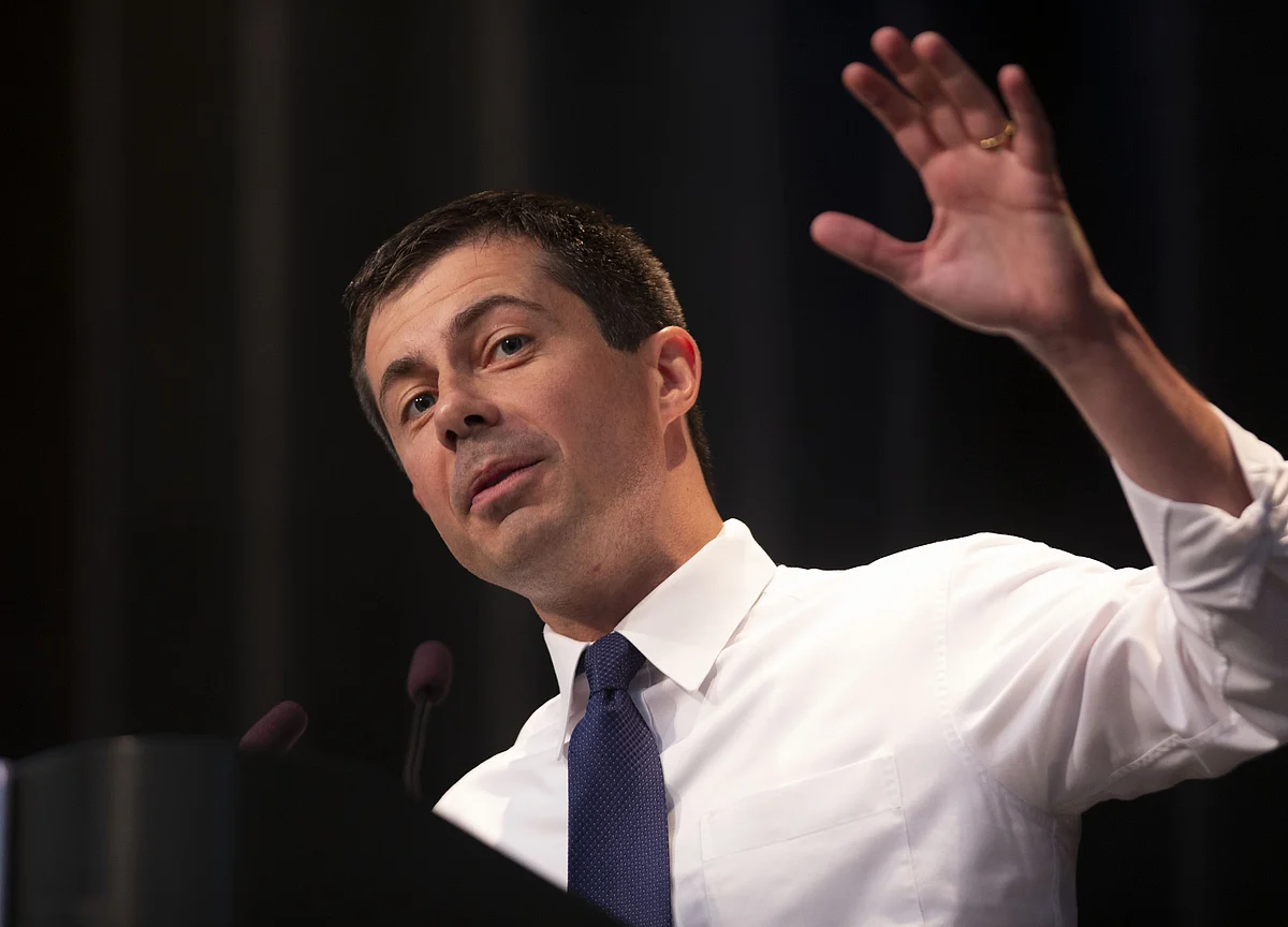 2020 Candidates With Military Experience Struggle to Break Through