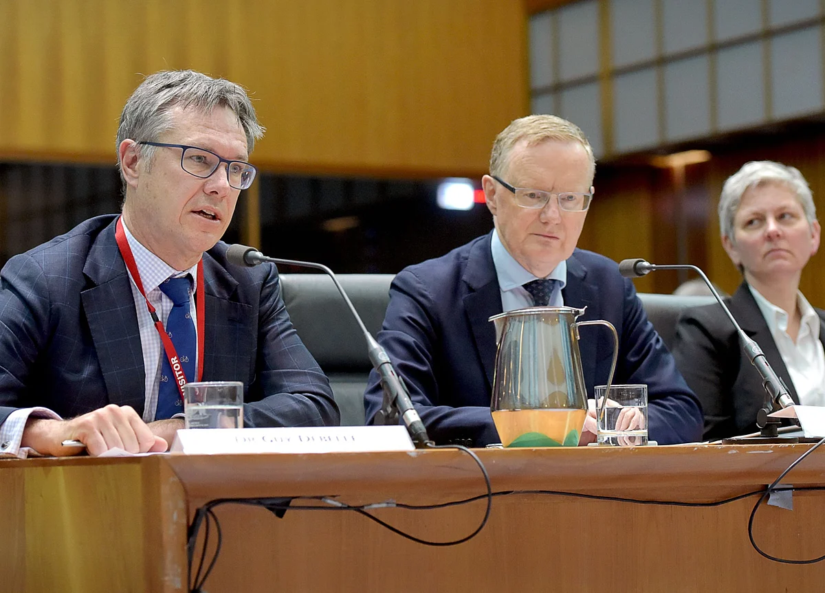 RBA Chief Sees Australia Economy Picking Up, Fails to Signal Imminent Cut