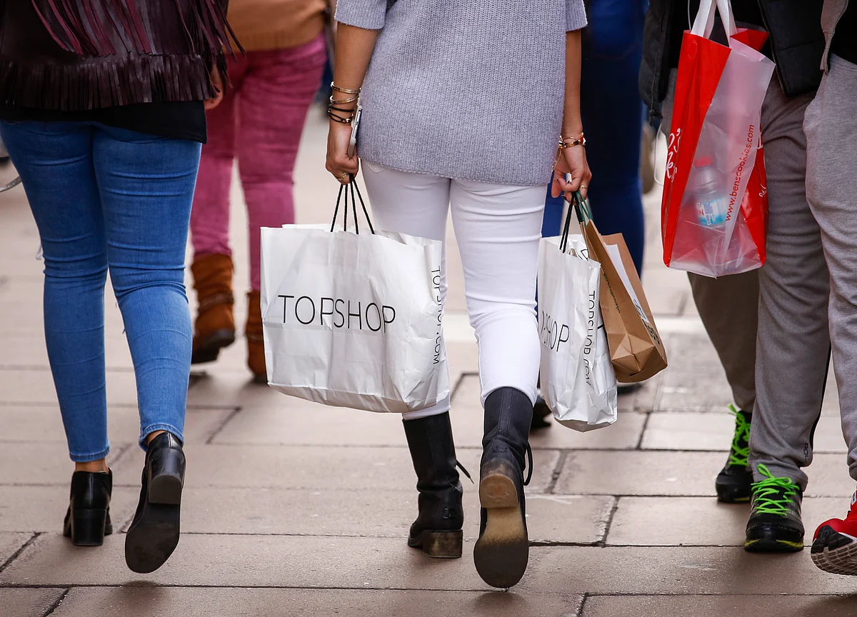 U.K. Consumers Are ‘Treading Water’ as Brexit Approaches Climax