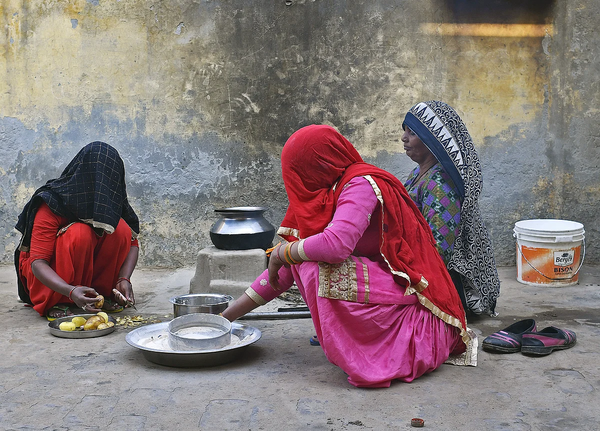 Congress Slams Modi Government Over Economy, Says Rural India ‘Driven Into Hole’