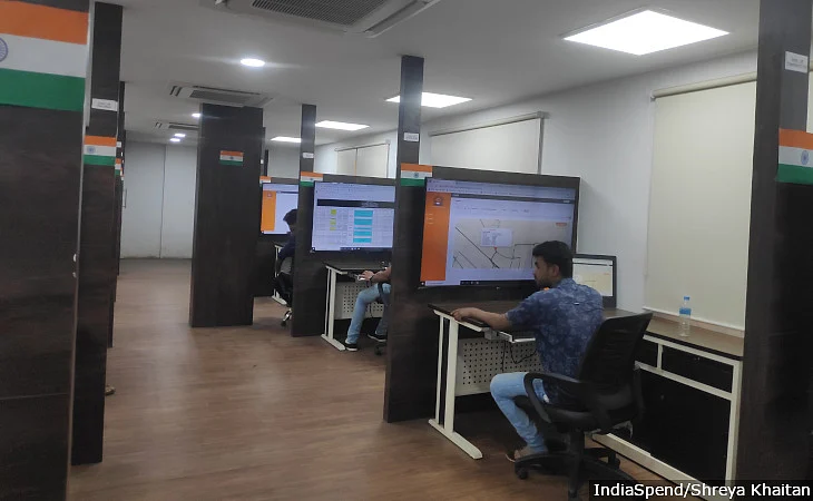 The Indore Municipal Corporation has set up a ‘command centre’ to track garbage vans around the city. GPS tracking enables the team to track all routes and every stop these vans make and provide assistance in case of breakdowns. 