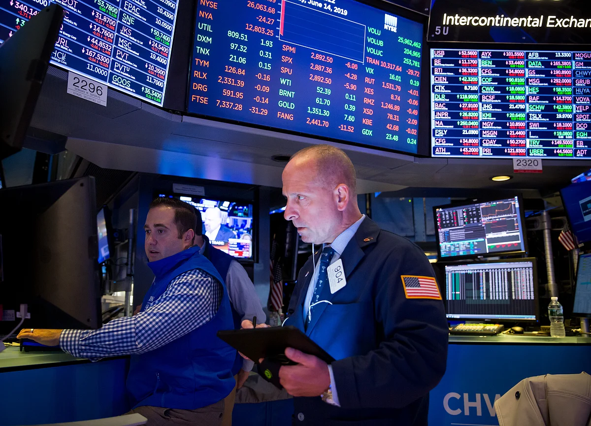 Tech Leads Stocks Higher as Stimulus Bets Increase: Markets Wrap
