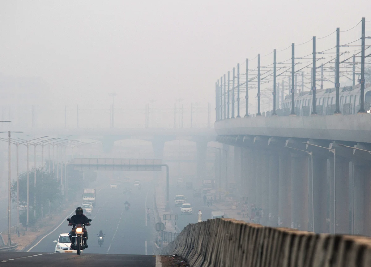 Delhi Remains Shrouded In Toxic Haze, Stubble Burning Primary Reason
