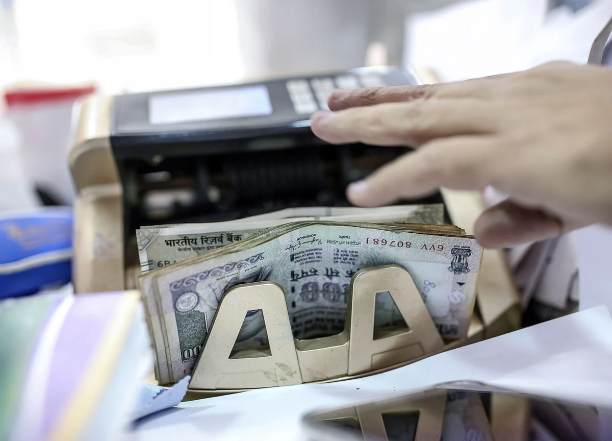 Dearness Allowance For Government Employees Hiked To 17% From 12%