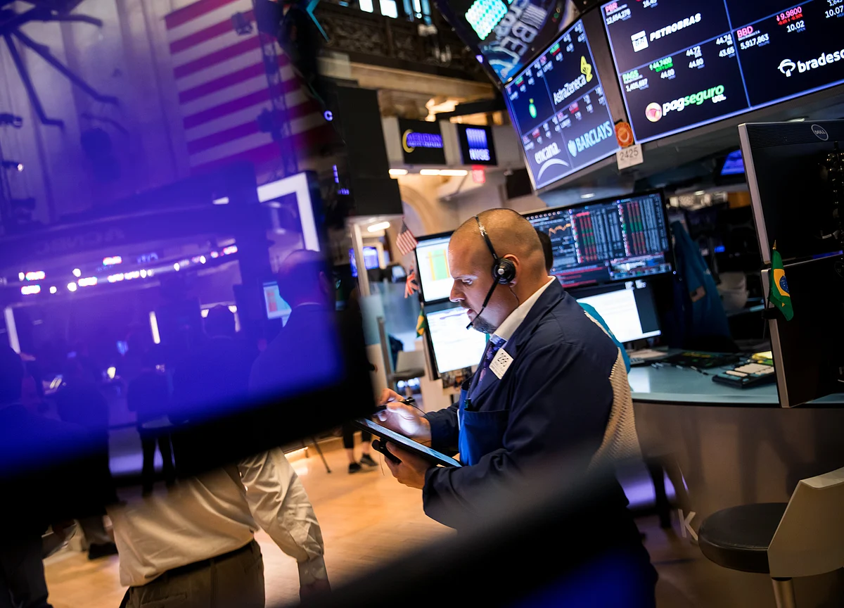 Investors on Recession Watch as Powell Speaks: Economy Week