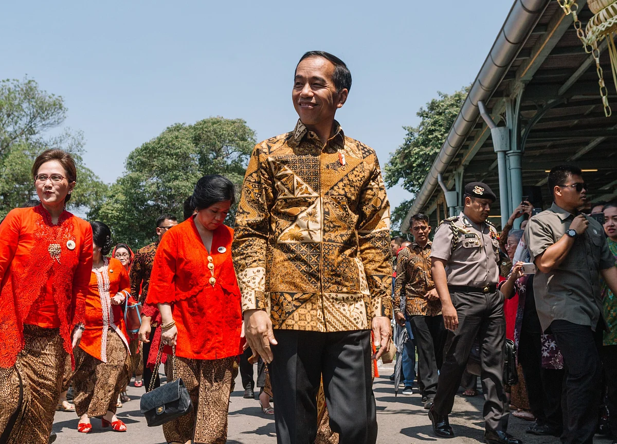 Jokowi’s Cabinet Is a Blend of Politicians, Tycoons, and Technocrats