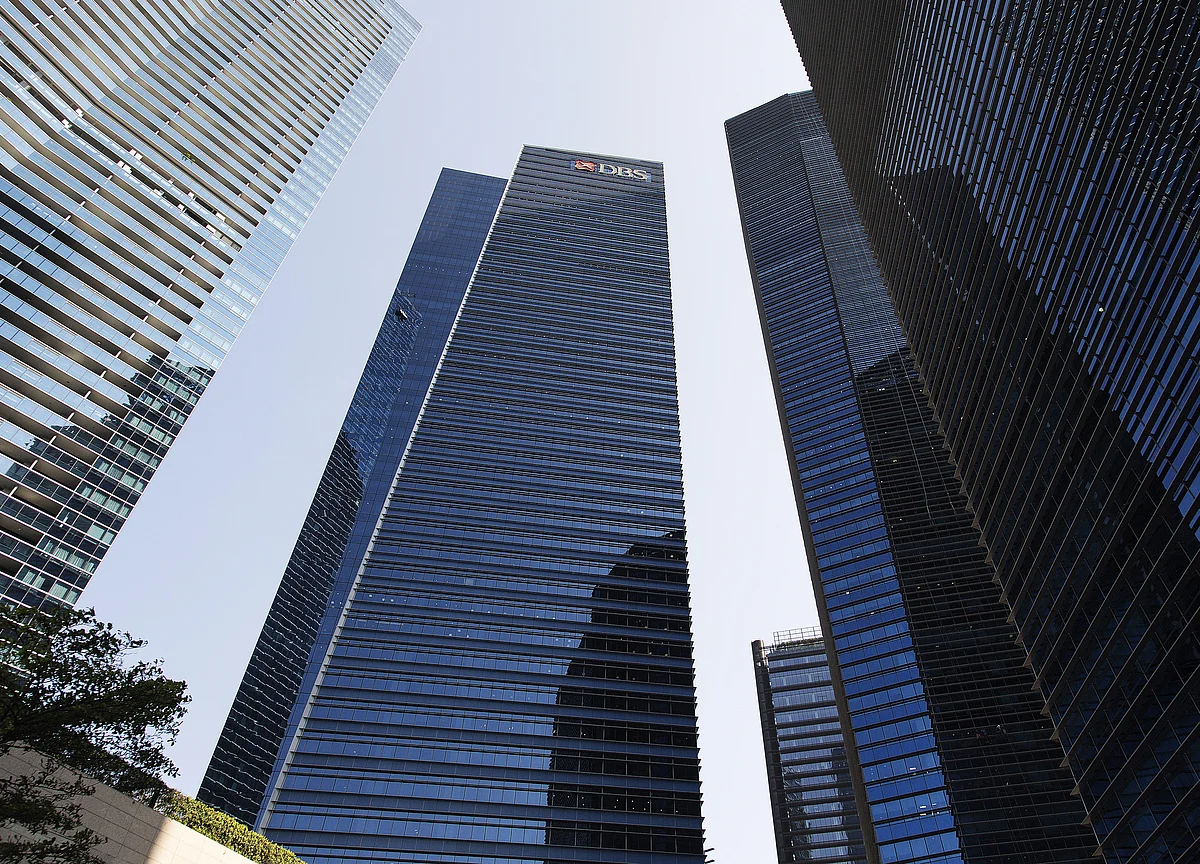 Singapore Central Bank Set to Join Global Policy Easing Tide