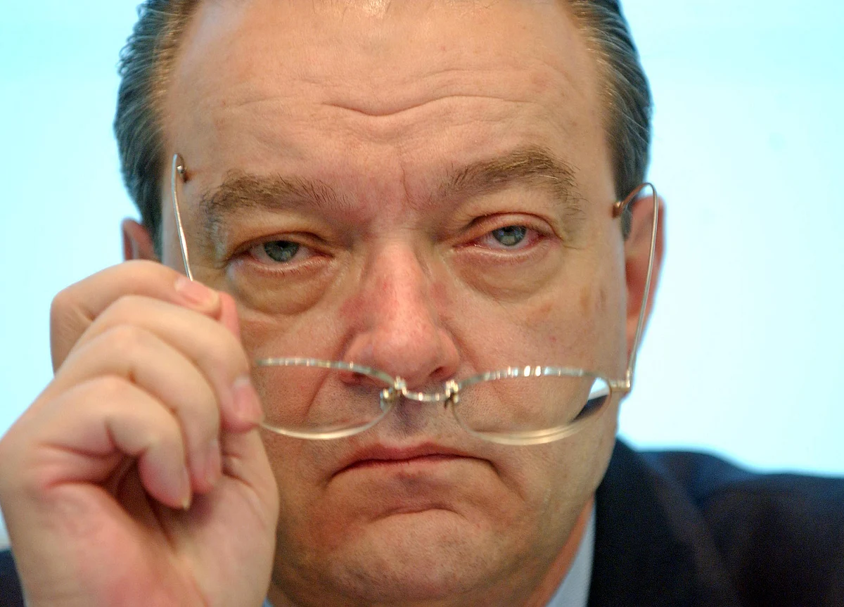 Ex-Credit Suisse CEO Calls Negative Interest Rates ‘Crazy’