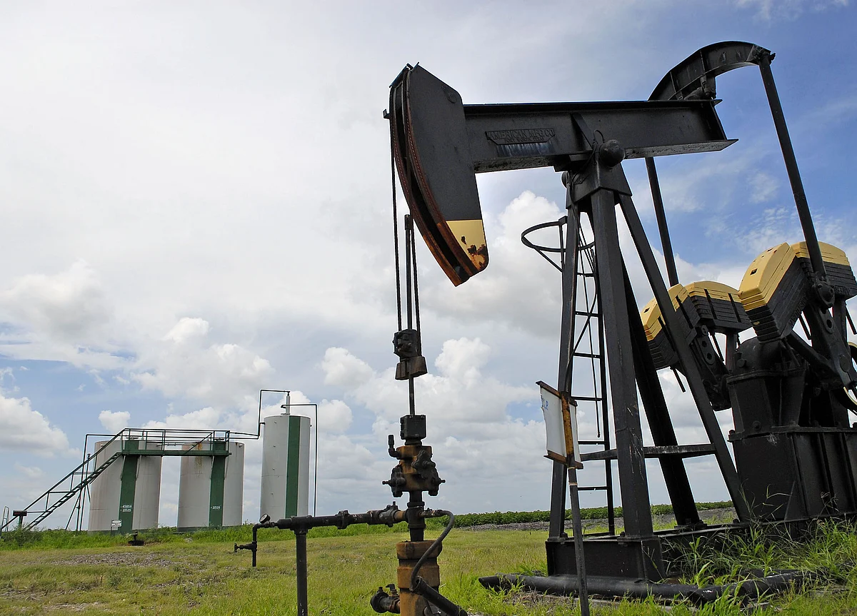 California Intensifies Fossil Fuel Fight With New Drilling Ban
