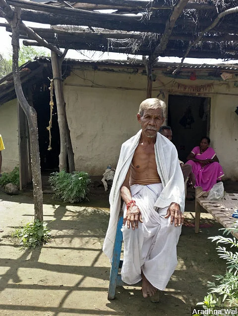 In Kundi village, Yavatmal, cotton farmer Bappu Rao Pinder is thankful that volunteer mental health activists taught him how to take care of his schizophrenic son.