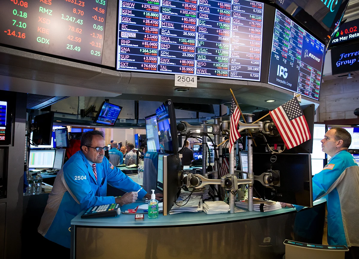 Stocks Rise After Earnings; Treasuries Erase Gains: Markets Wrap