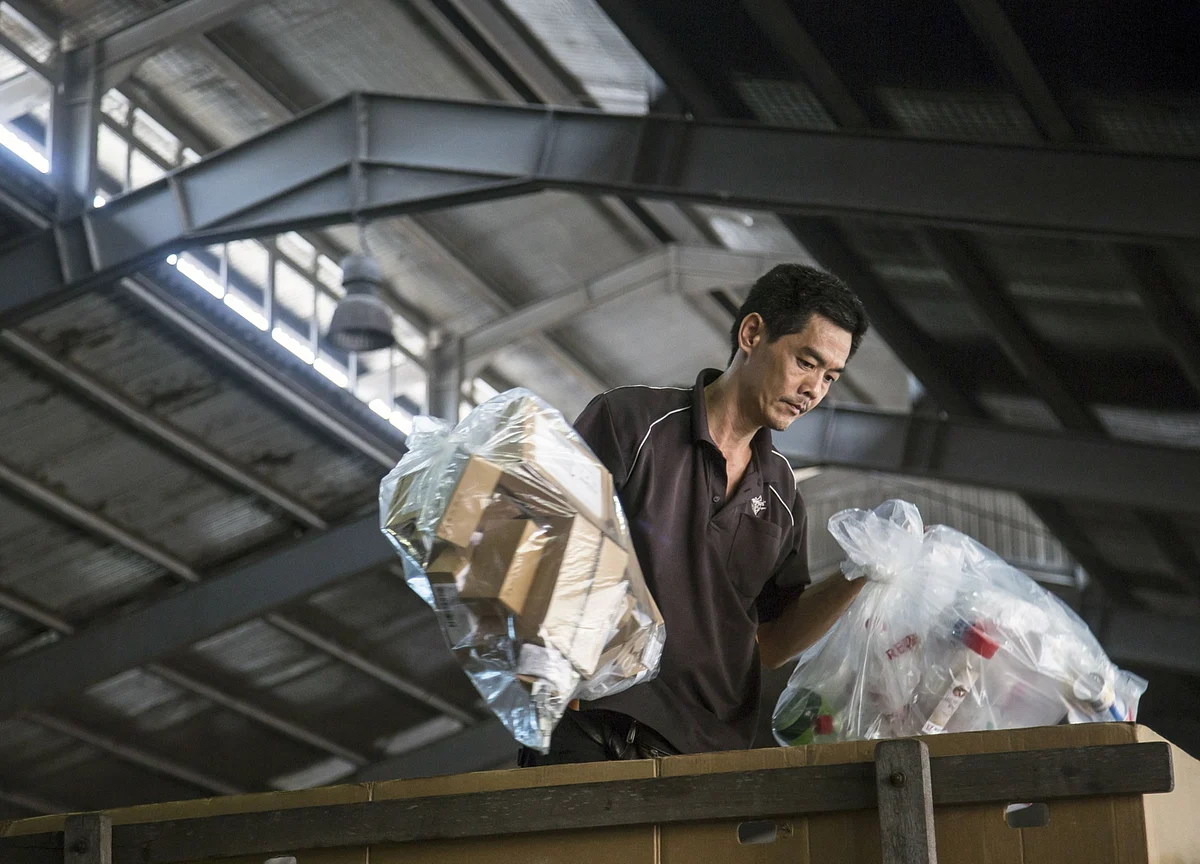 Singapore’s Labor Market Is Showing Strain as Economy Slows