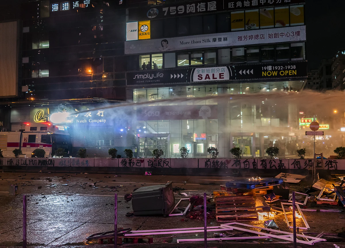 Hong Kong’s Lam to Visit Japan as Protest Violence Continues