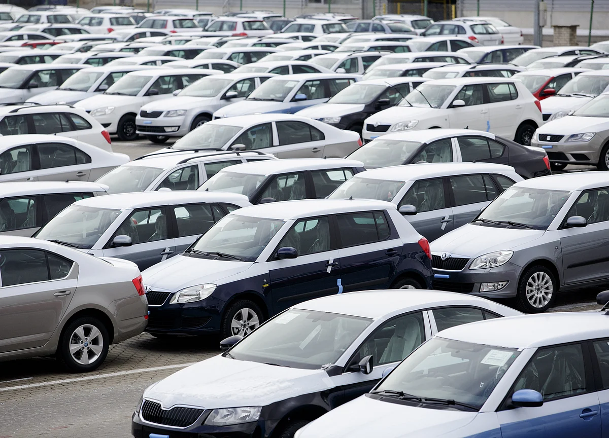 Record Slump in China’s Auto Market Continues in September
