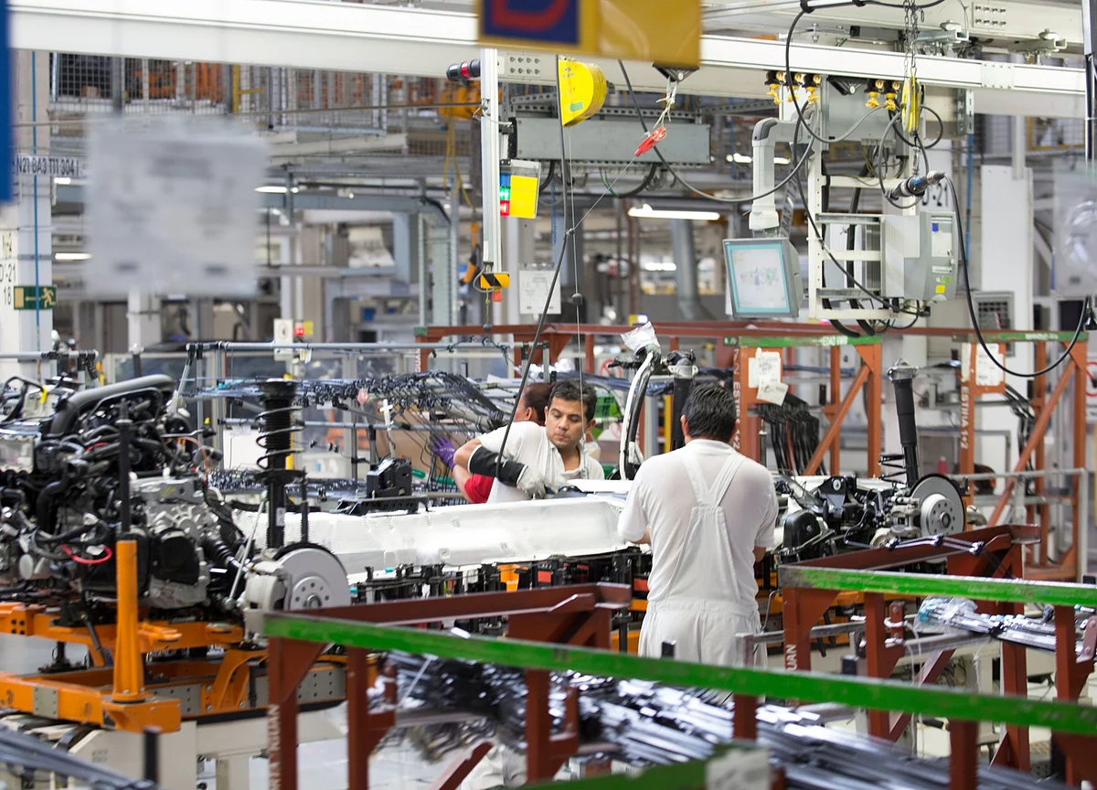Factory Job Losses Send New Warning Signal to Trump on Trade War