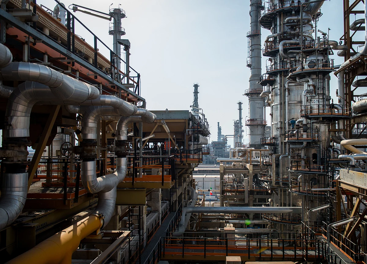 One of Asia’s Top Buyers Has Cut Oil Processing to a 15-Year Low