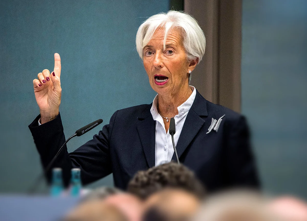 ECB Rate Cuts Seen as Done With Lagarde’s Review in Spotlight