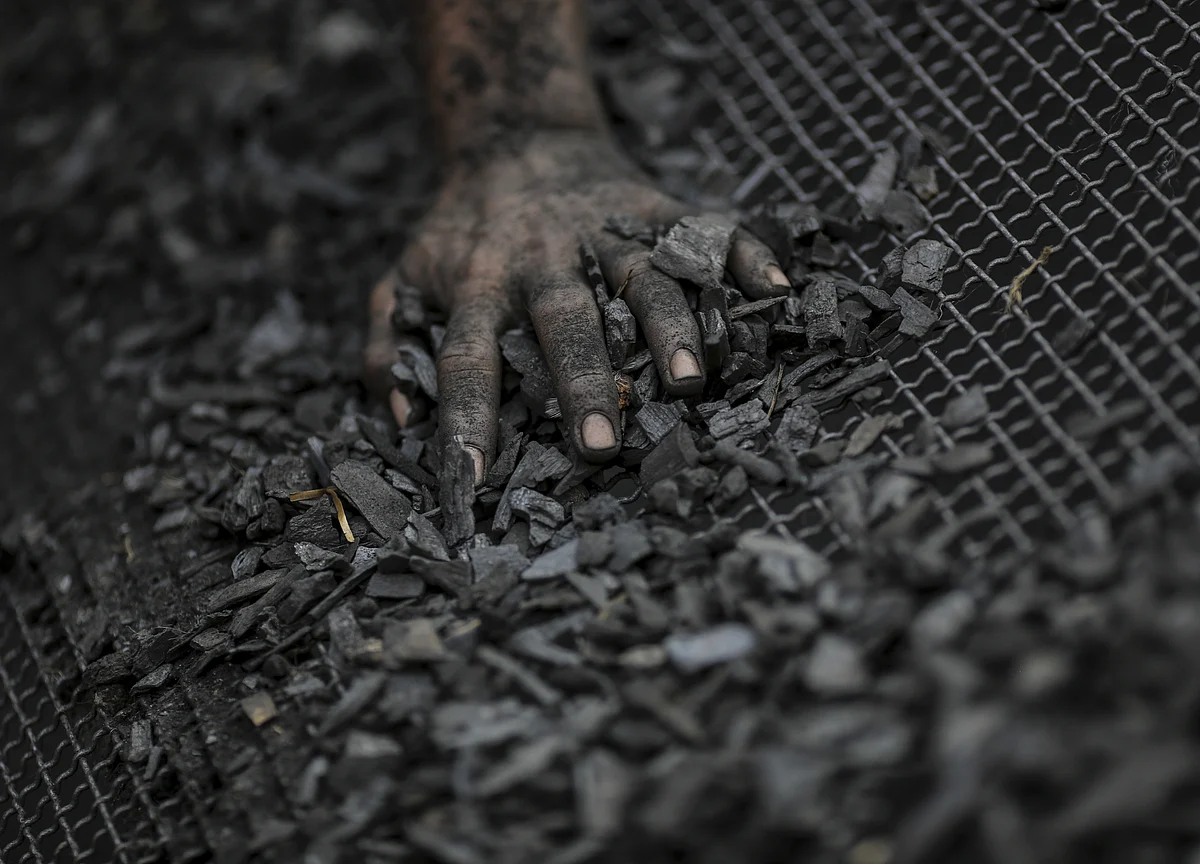 India Considers Extending Green Permits for Mines Up for Auctions