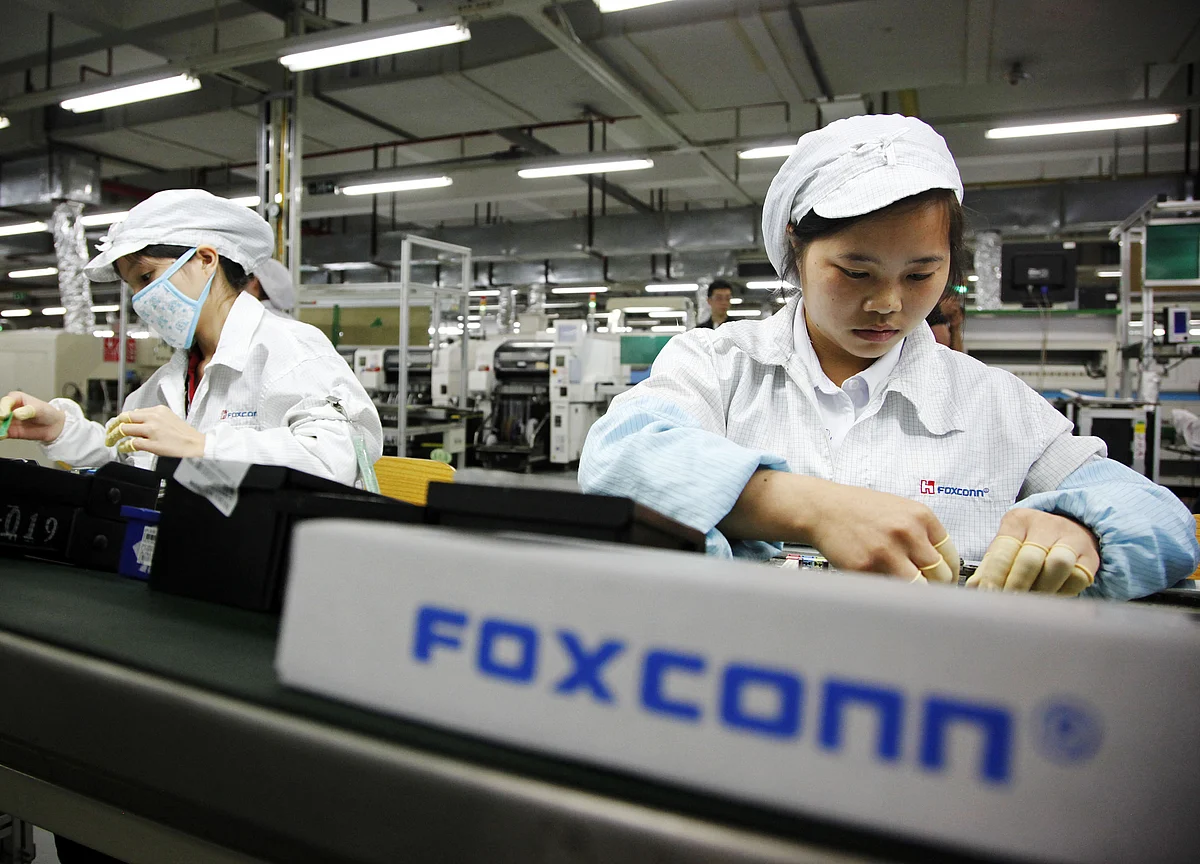 iPhone Assembler Foxconn to Help Launch Electric Cars This Year