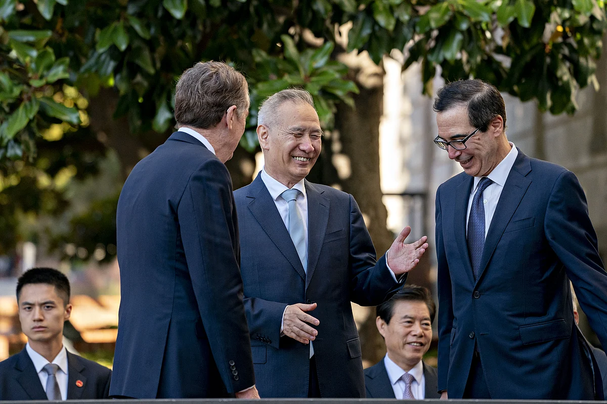 Mnuchin to Consider Lifting China Currency Manipulator Label