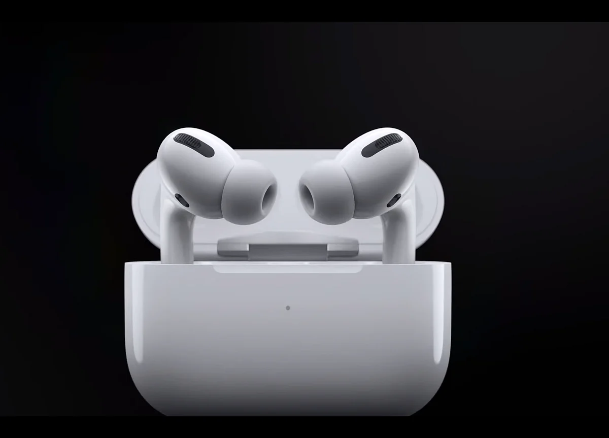 Apple Plans Smaller AirPods Pro, Revamped Entry-Level Model