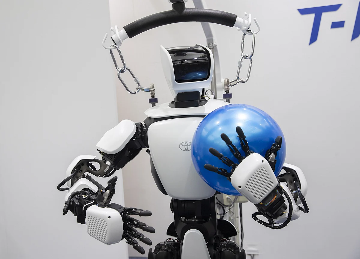Robots to Cut 200,000 U.S. Bank Jobs in Next Decade, Study Says