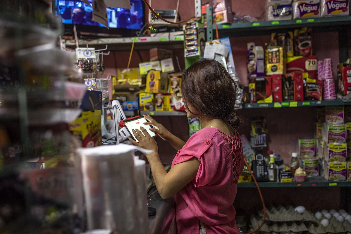 Where Cash Is King, the Government Wants Everyone to Pay By App