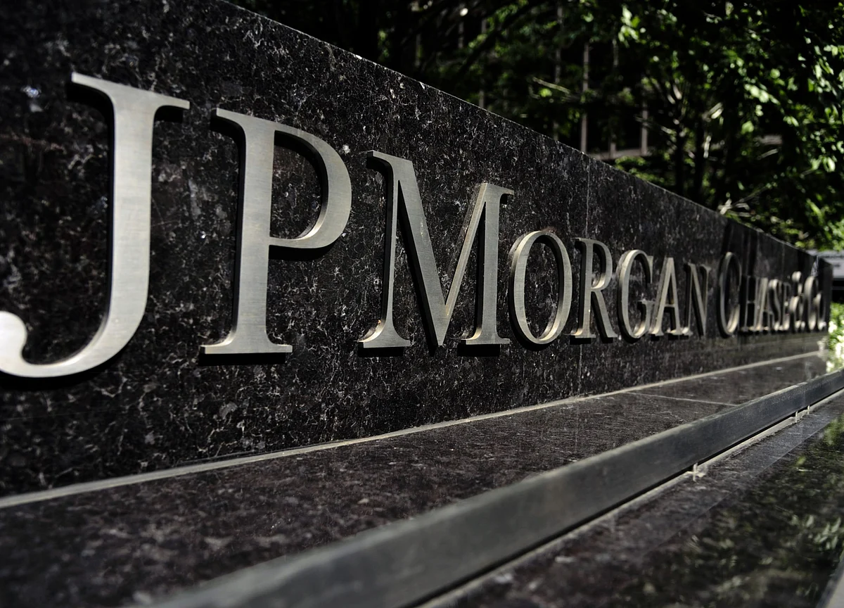 JPMorgan Rolls Out Robots to Scrutinize Banker Travel, Expenses