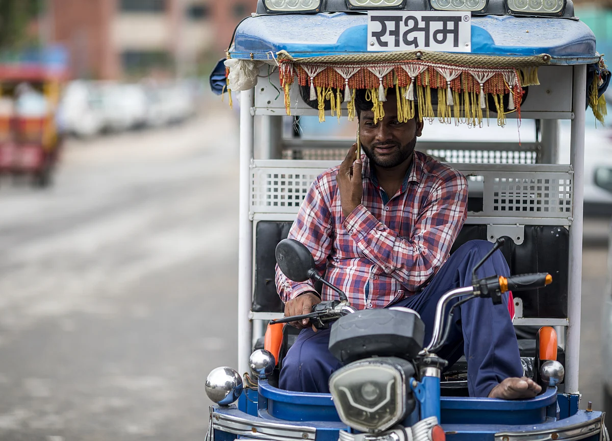 India to Defer Spectrum Fees to Help Ailing Phone Carriers
