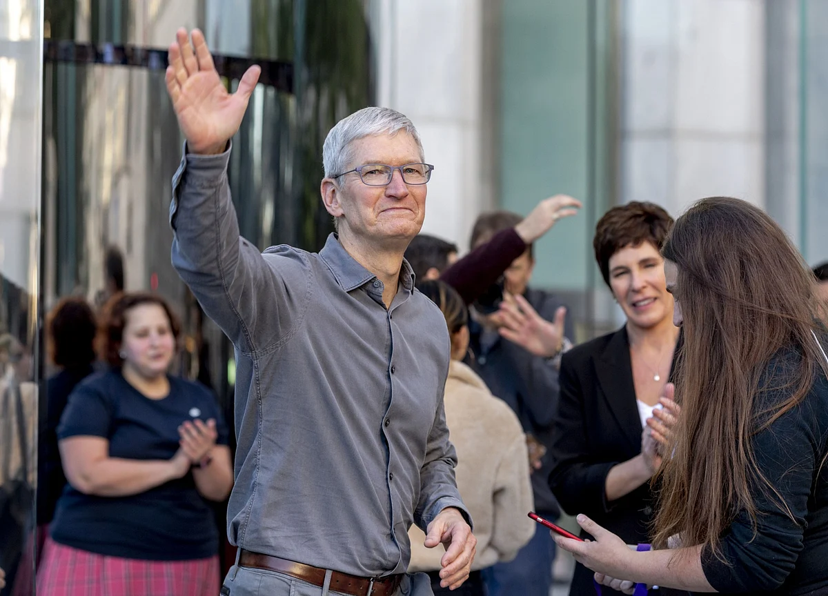 Tim Cook Defends Decision to Remove Hong Kong Maps App in Memo