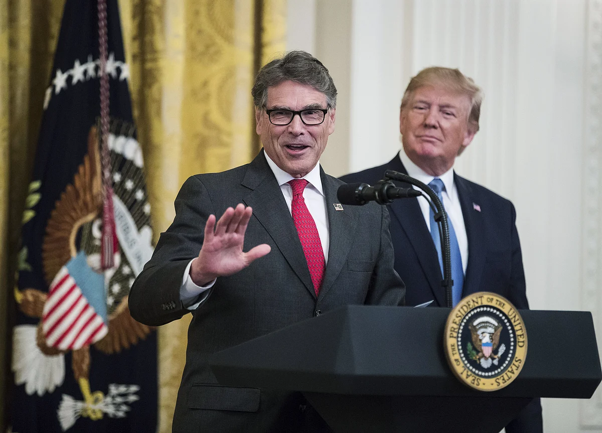Energy Chief Perry Tells Trump He Plans to Leave Post This Year