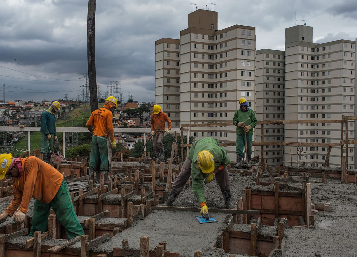 Nirma in Talks With Apollo, Bain for India’s Emami Cement Bid