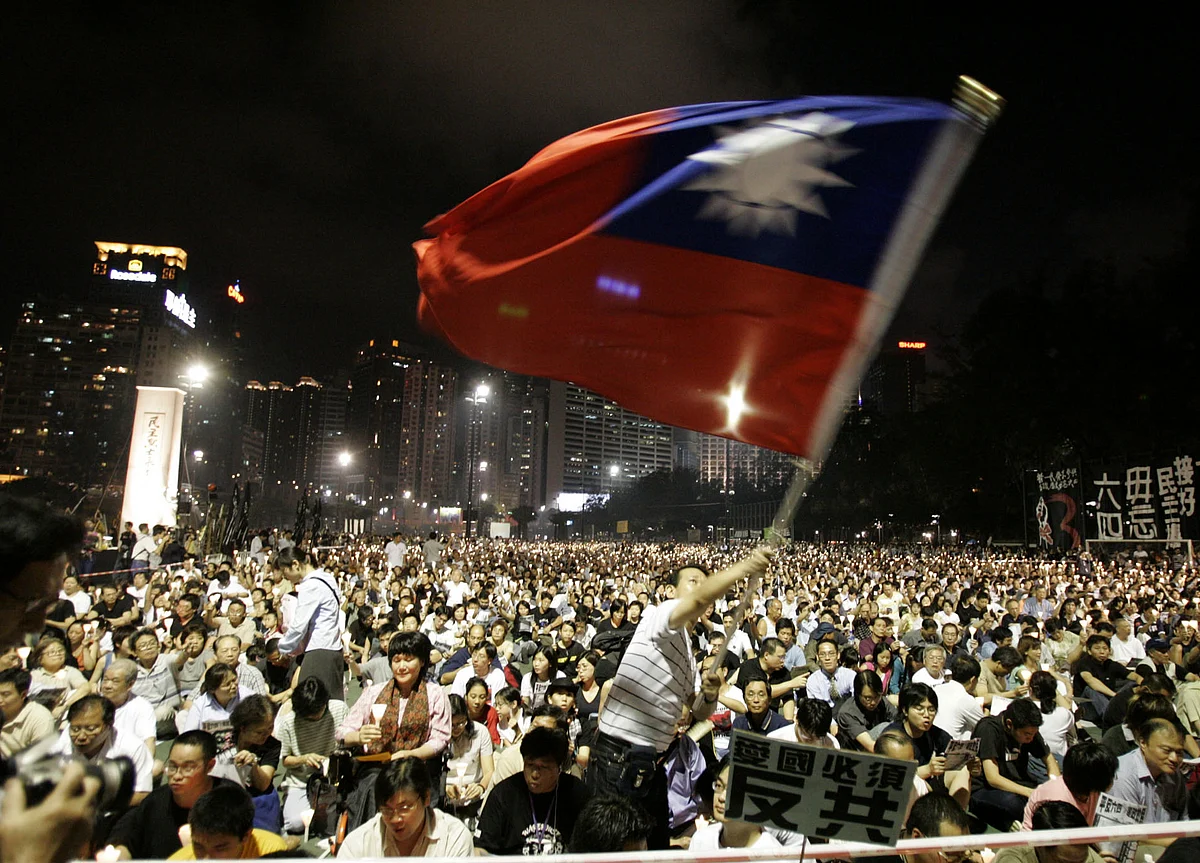 Apple Pulls Taiwanese Flag Emoji From iPhones in Hong Kong