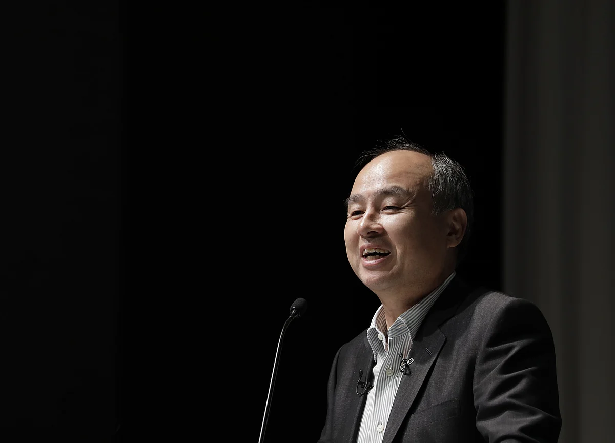 SoftBank’s Other Dog: Wag Sale Talks May Take Bite Out of Valuation