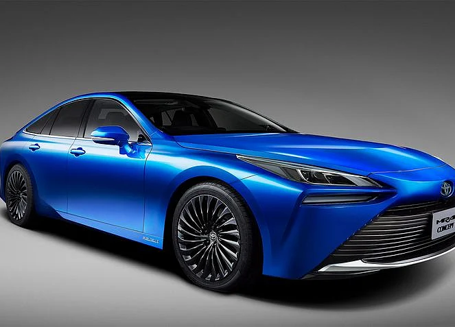 Toyota Plans 10-Fold Boost to Hydrogen Bet With Restyled Sedan
