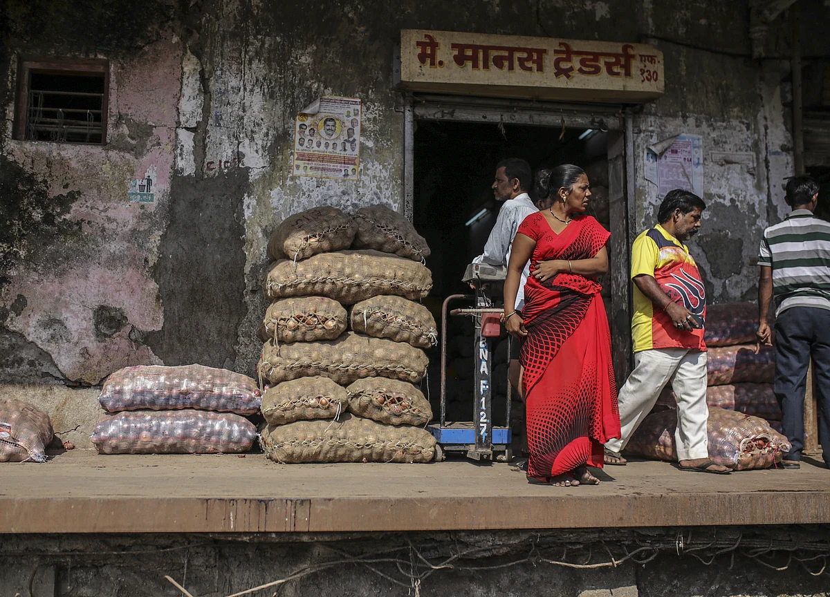 Indian Economy In Crisis, Fiscal Deficit Actually At 8%, Says Congress