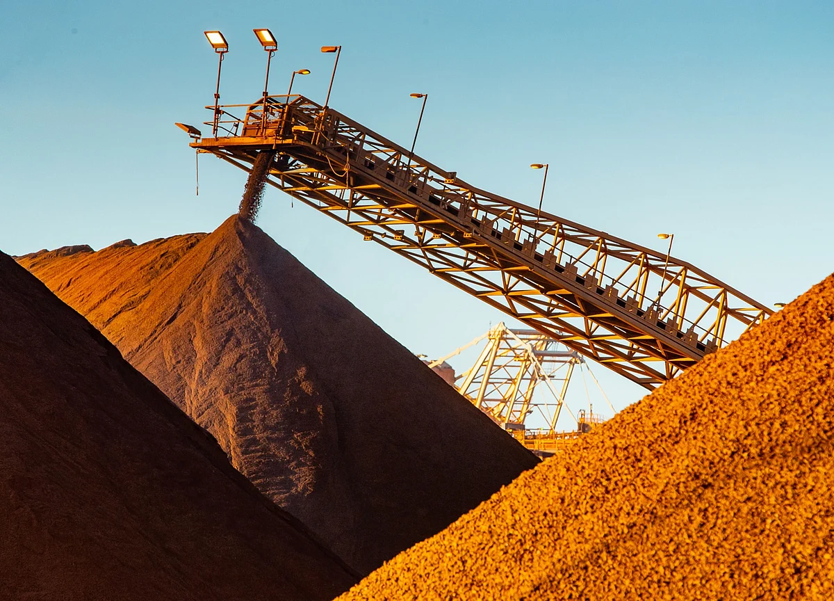 Iron Ore Sinks as China's Top Steel Group Urges Probe Into Rally